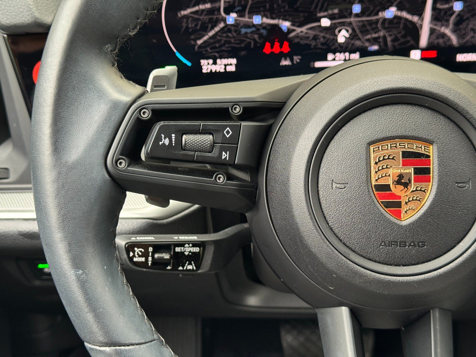 Used 2024 Porsche Cayenne AWD/4WD image 22