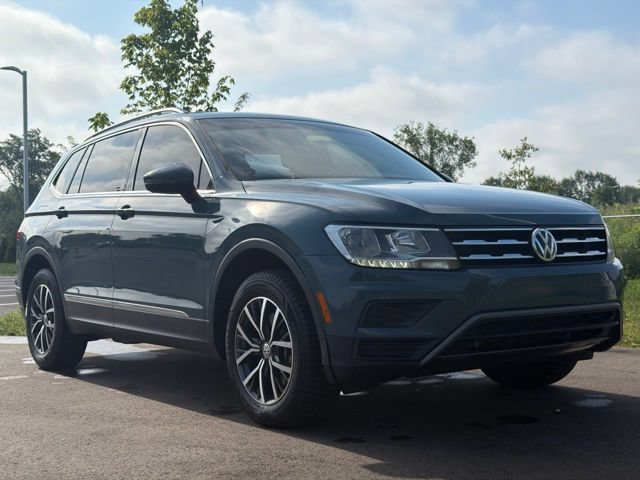 Used 2020 Volkswagen Tiguan SE FWD image 1