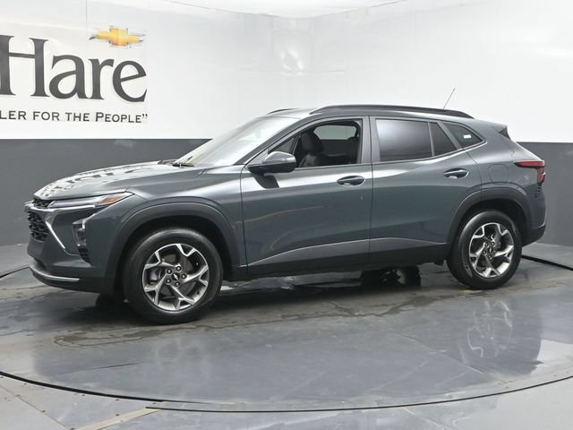 Used 2025 Chevrolet Trax LT FWD image 33