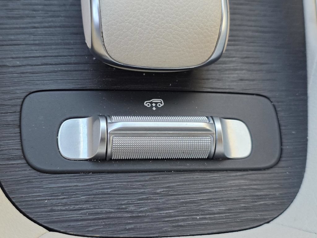 Used 2021 Mercedes-Benz GLS 450 4MATIC image 33