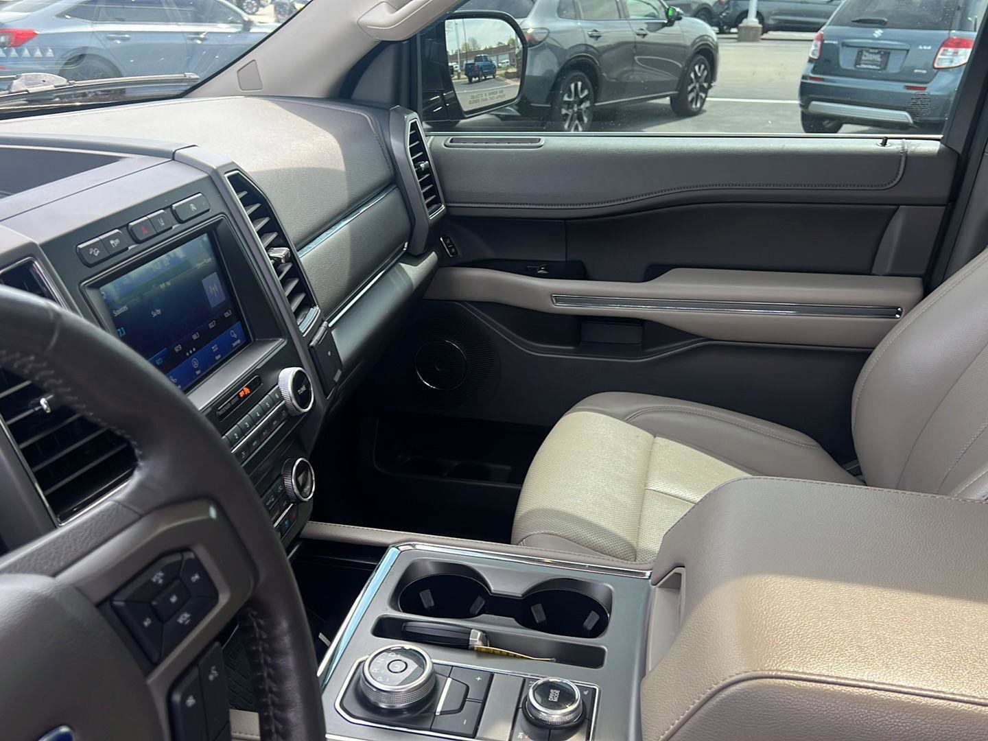 Used 2020 Ford Expedition Max XLT w/ Equipment Group 202A AWD/4WD image 21