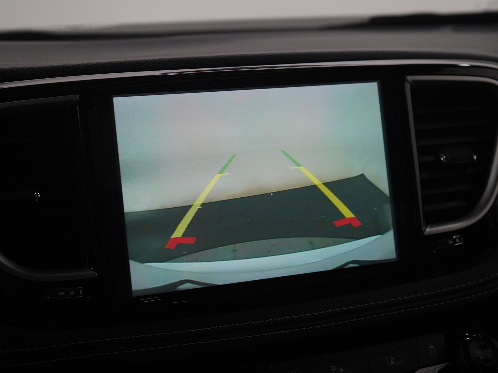 Used 2024 Chrysler Pacifica Limited FWD image 29