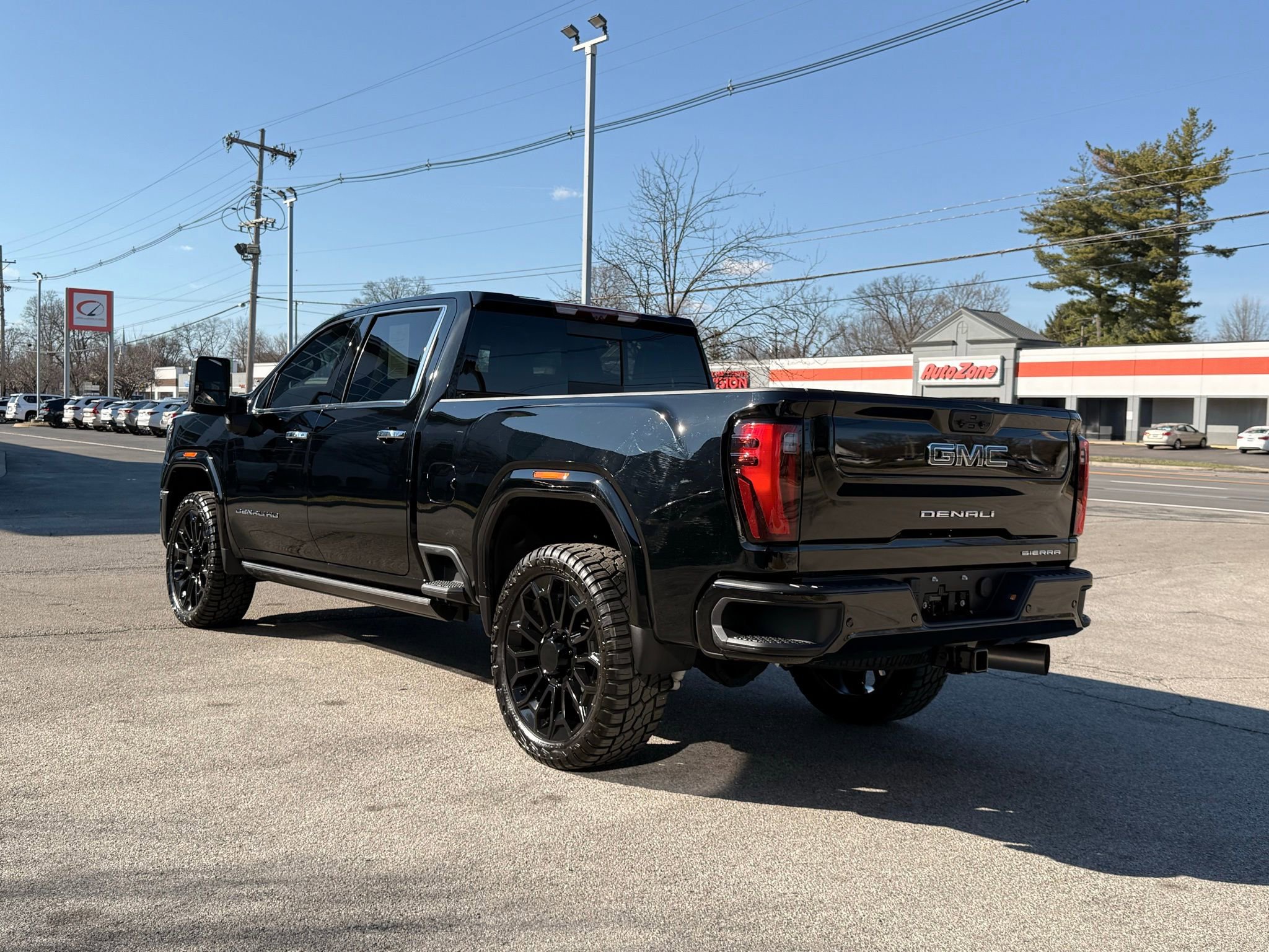 Used 2025 GMC Sierra 2500 Denali Ultimate image 3