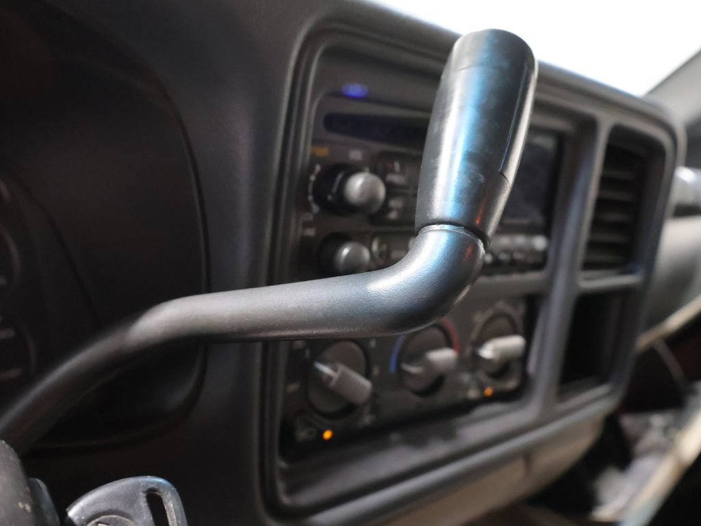 Used 2001 Chevrolet Silverado 2500 LS AWD/4WD image 25
