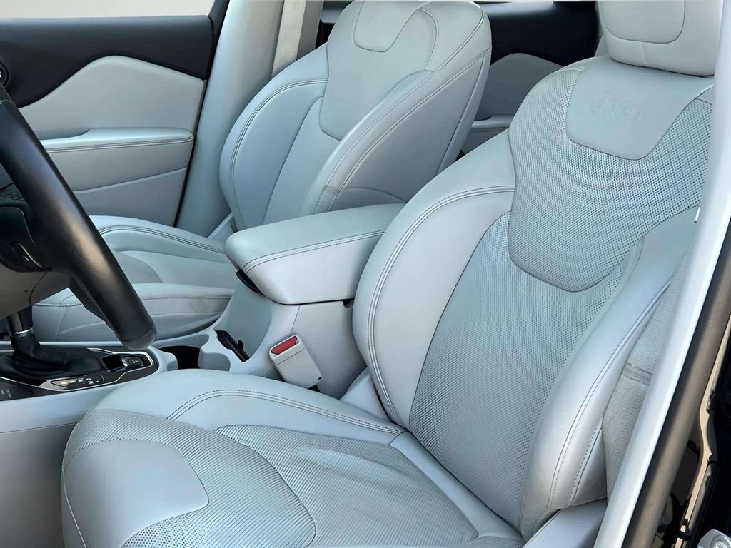 Used 2020 Jeep Cherokee Limited AWD/4WD image 7