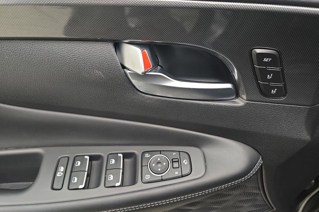 Used 2023 Hyundai Santa Fe Limited w/ Cargo Package image 14