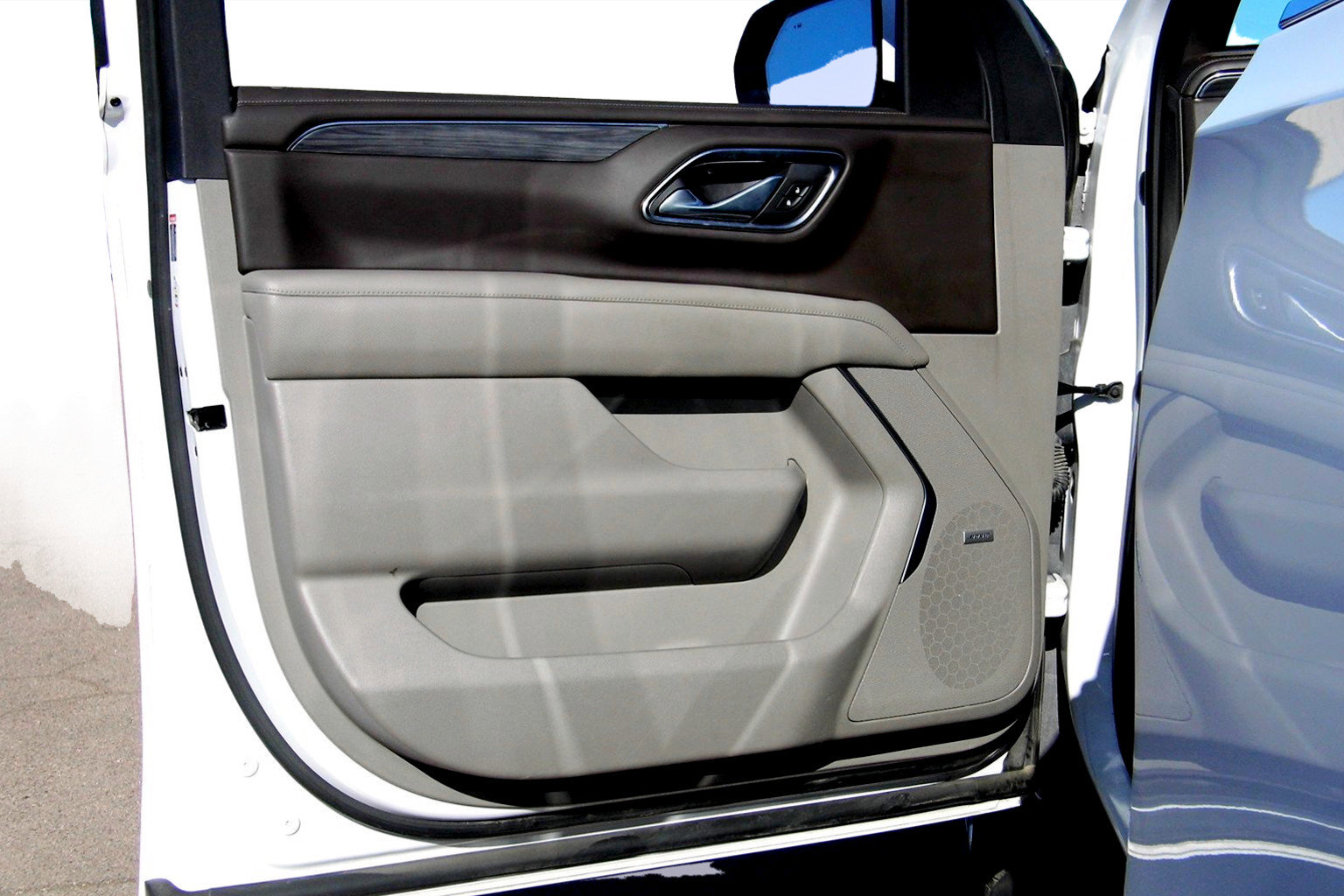 Used 2021 GMC Yukon SLT w/ SLT Premium Package image 24