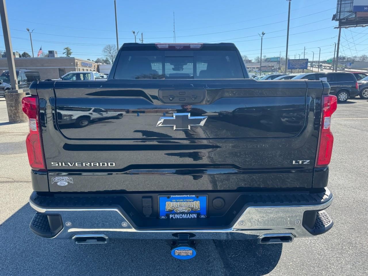 Used 2022 Chevrolet Silverado 1500 LTZ w/ Technology Package image 4