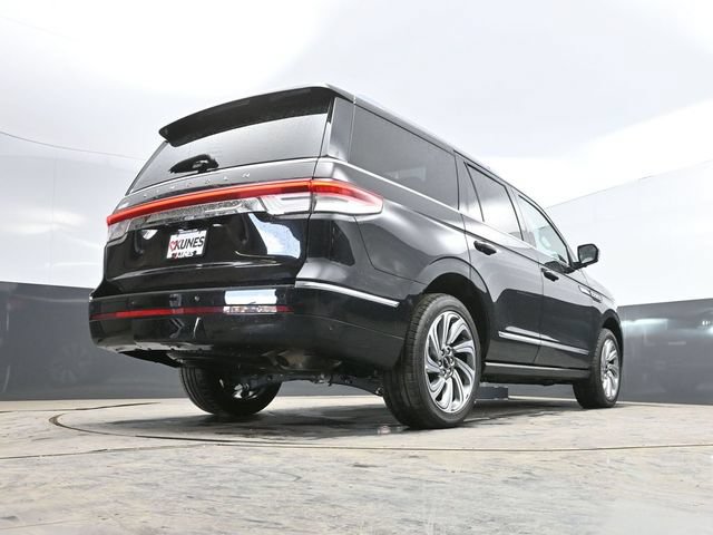 Used 2024 Lincoln Navigator Reserve AWD/4WD image 54