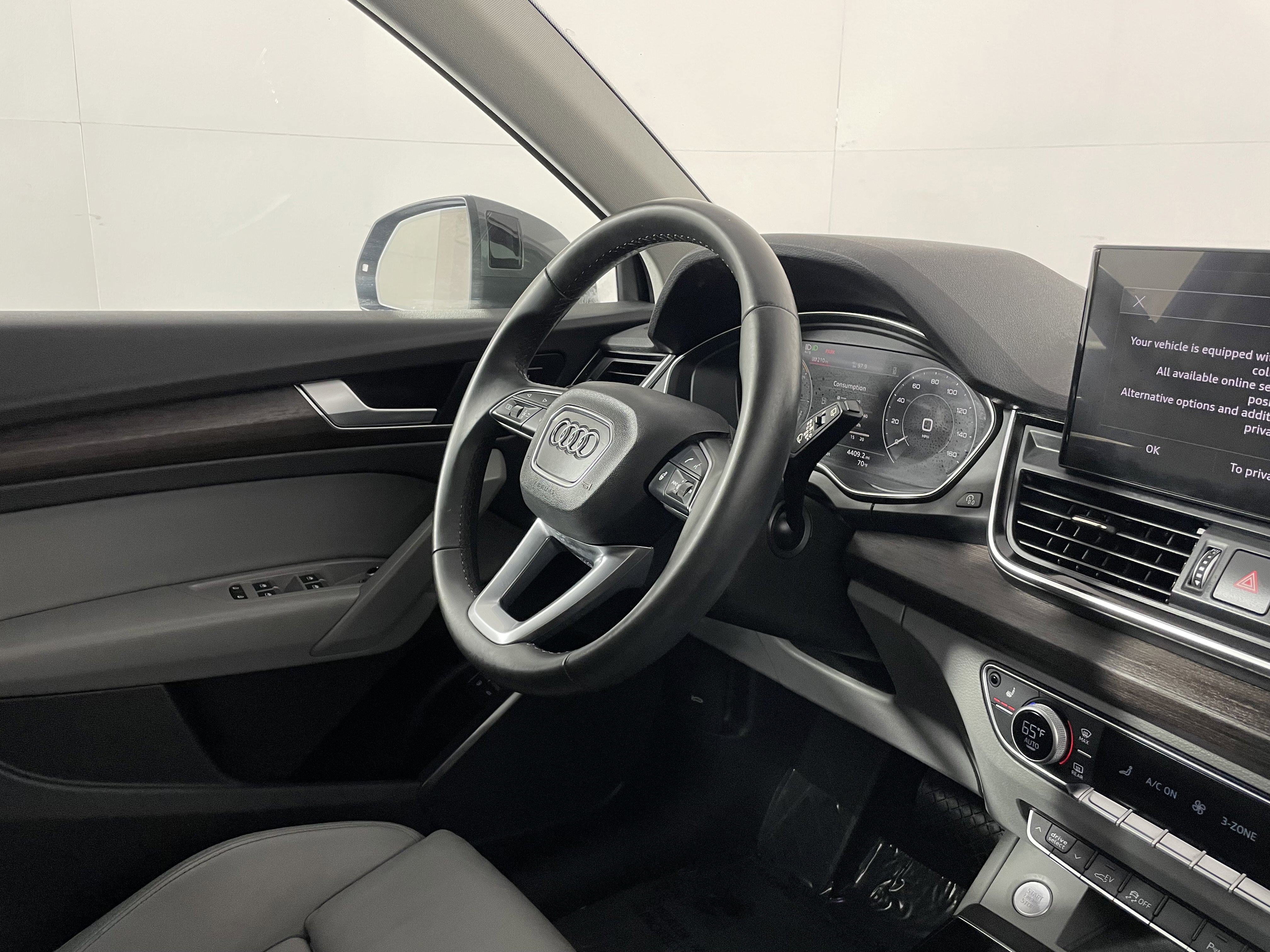 Used 2022 Audi Q5 e Premium w/ Convenience Package image 10