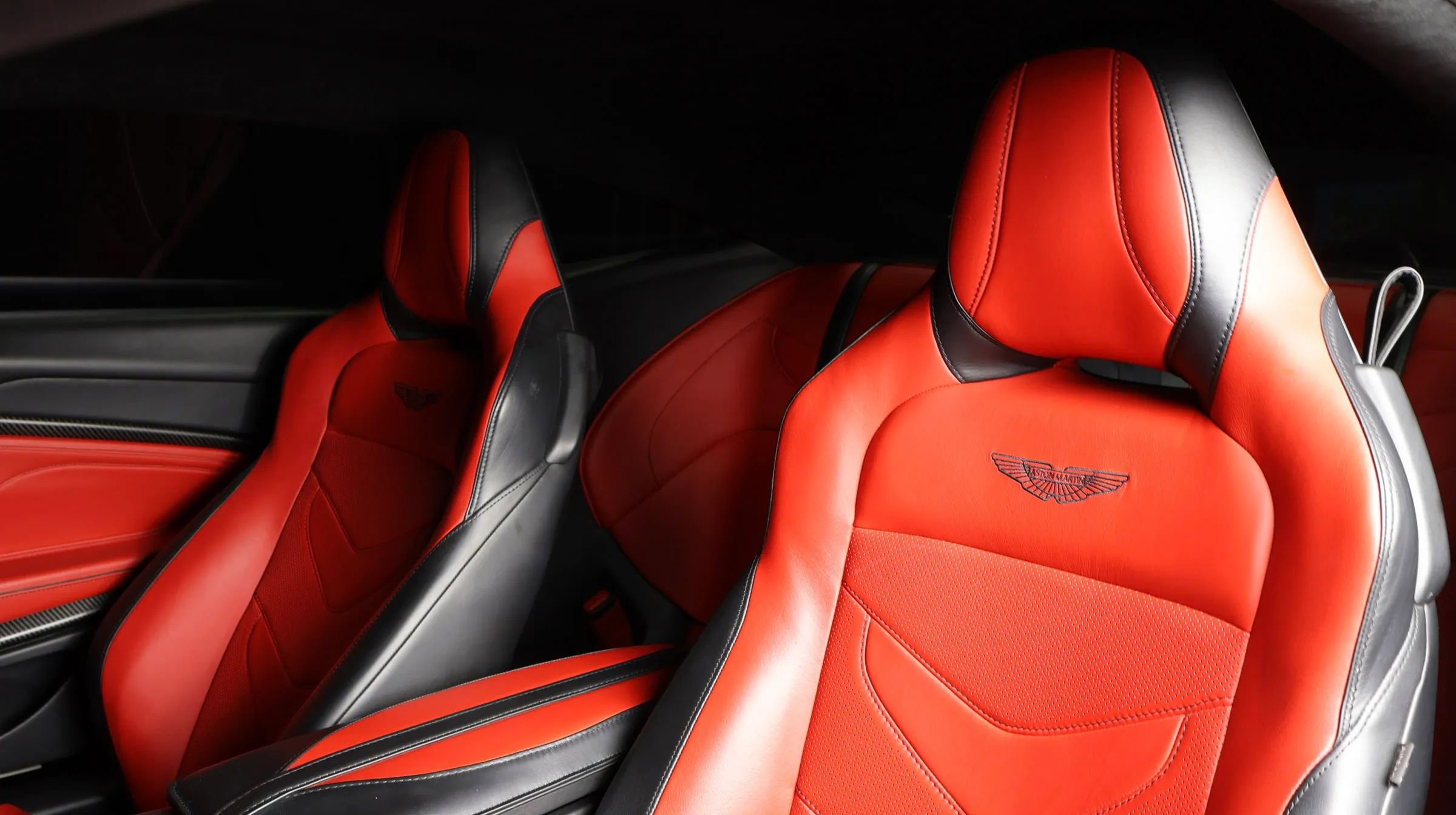 Used 2019 Aston Martin DBS Superleggera RWD image 15