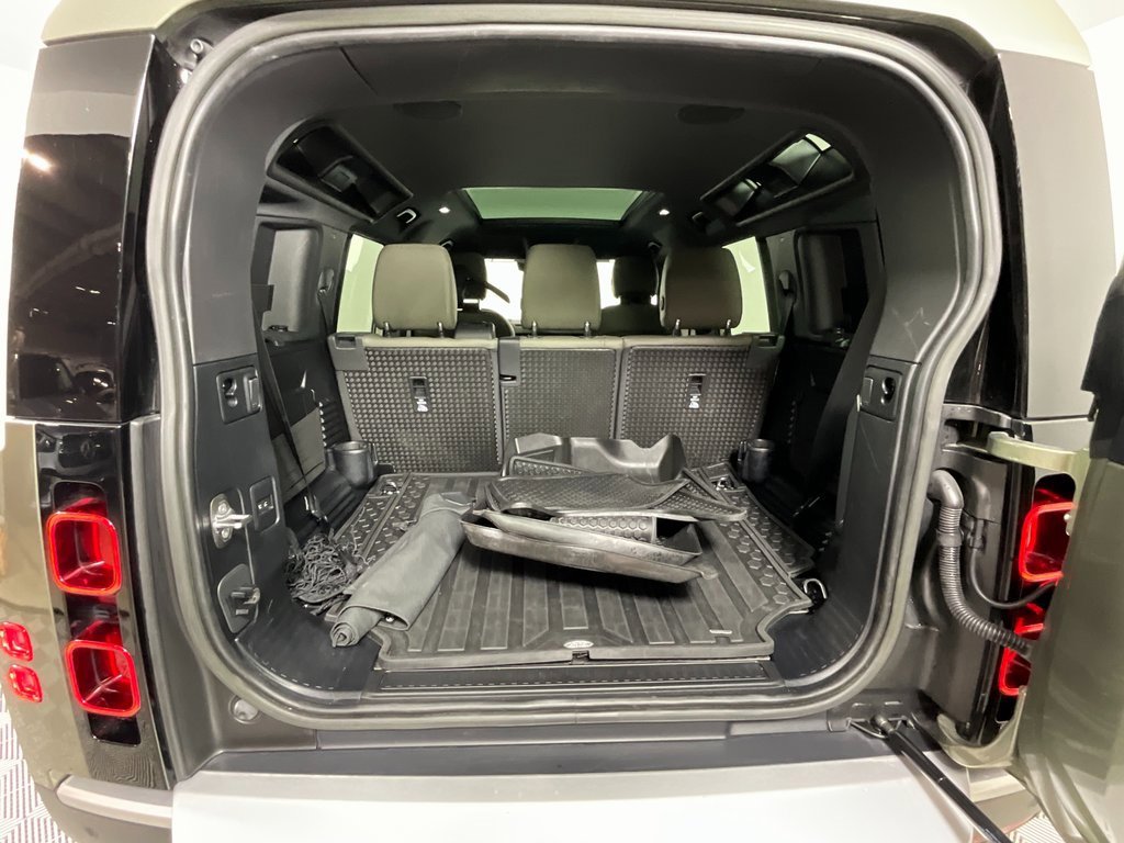 Certified 2023 Land Rover Defender 110 SE image 28