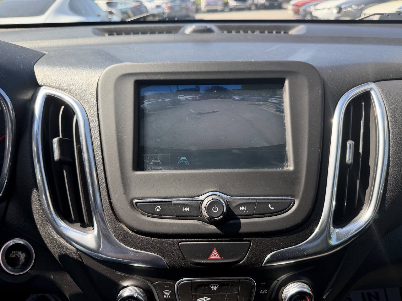 Used 2018 Chevrolet Equinox LT AWD/4WD image 17
