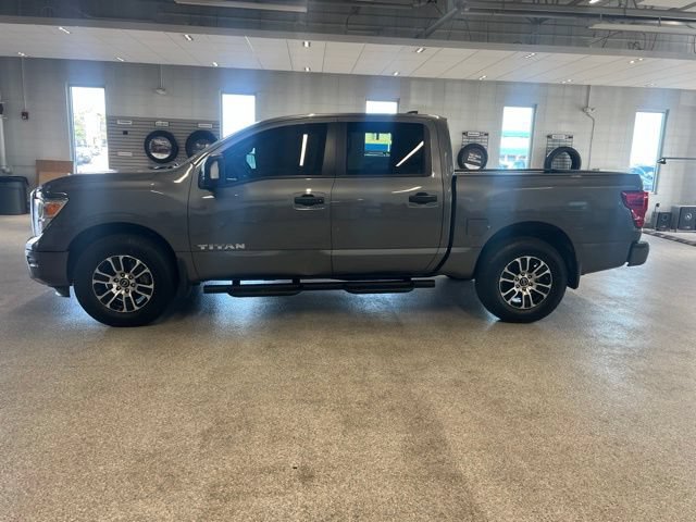 Used 2023 Nissan Titan SV w/ SV Convenience Package AWD/4WD image 10