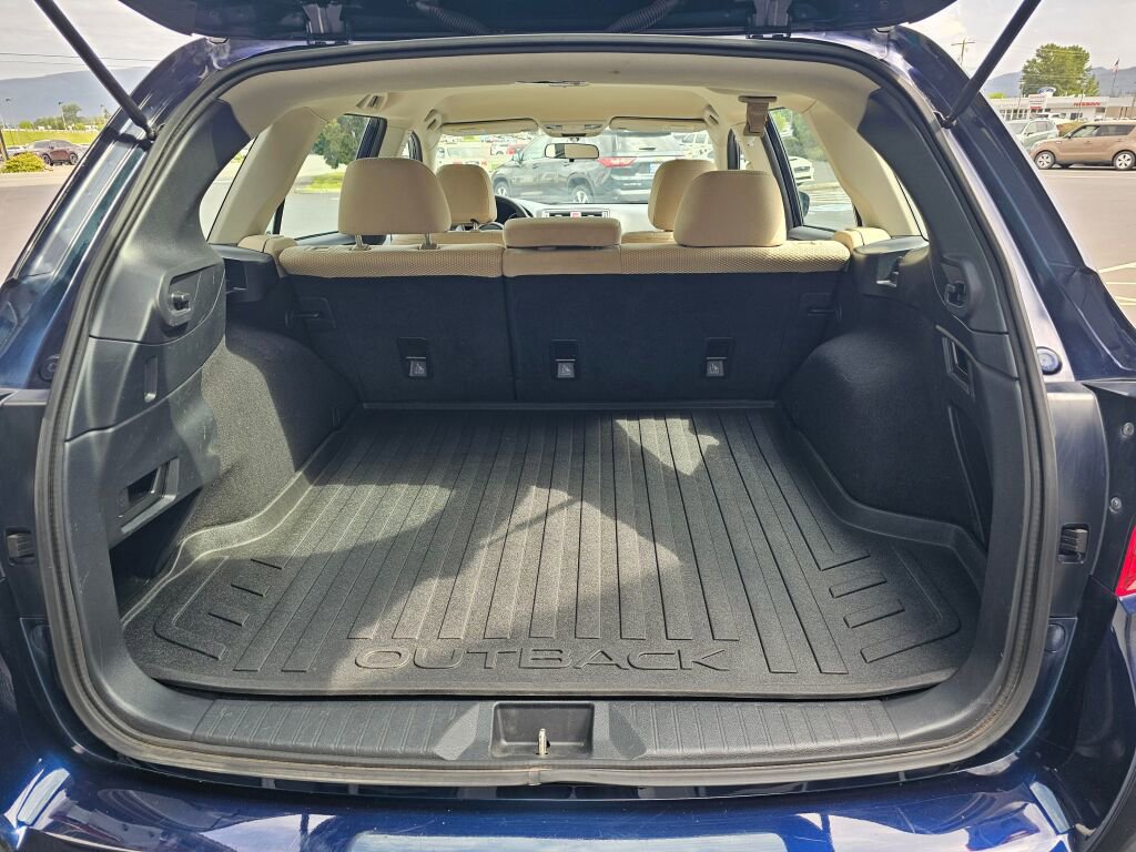 Used 2018 Subaru Outback 2.5i AWD/4WD image 16