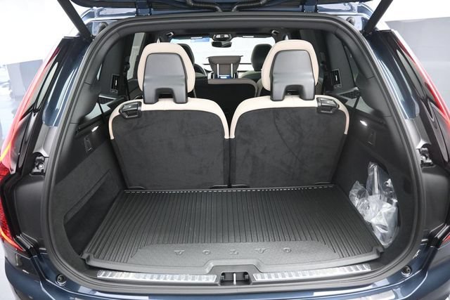 Used 2026 Volvo XC90 B6 Plus w/ Protection Package Premier AWD/4WD image 24