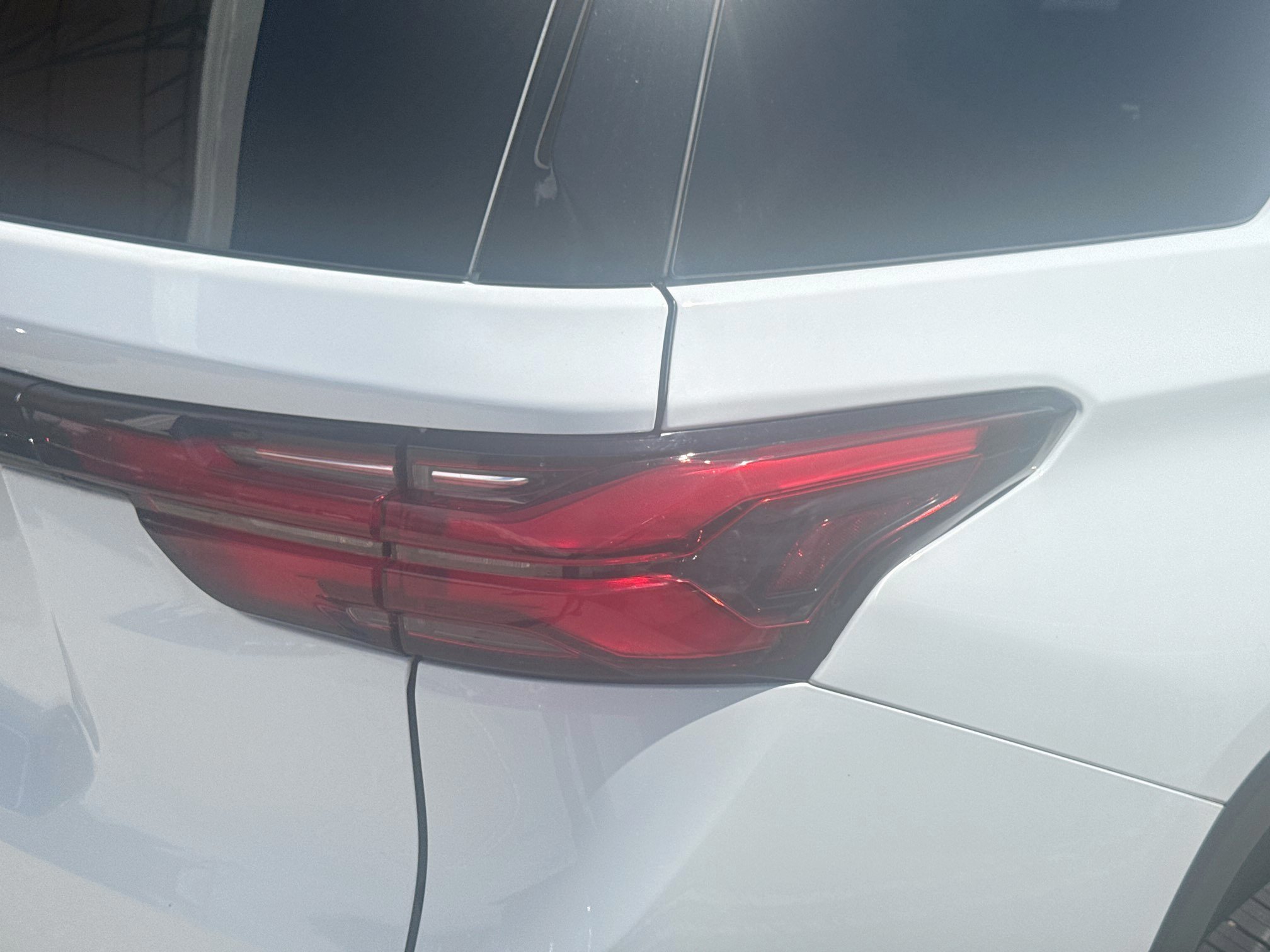 Used 2022 Chevrolet Traverse LT FWD image 25