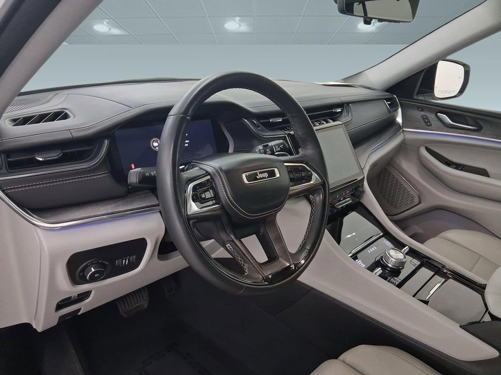 Used 2023 Jeep Grand Cherokee Overland w/ Adv Protech Group III image 23