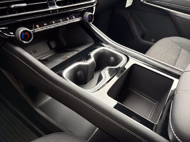 New 2027 Chevrolet Traverse LT w/ Midnight/Sport Edition FWD image 30