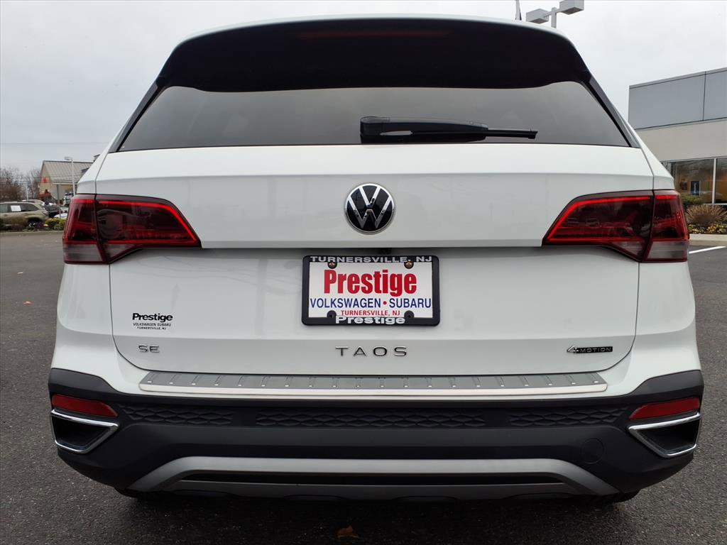 Certified 2023 Volkswagen Taos SE w/ Panoramic Sunroof Package image 5