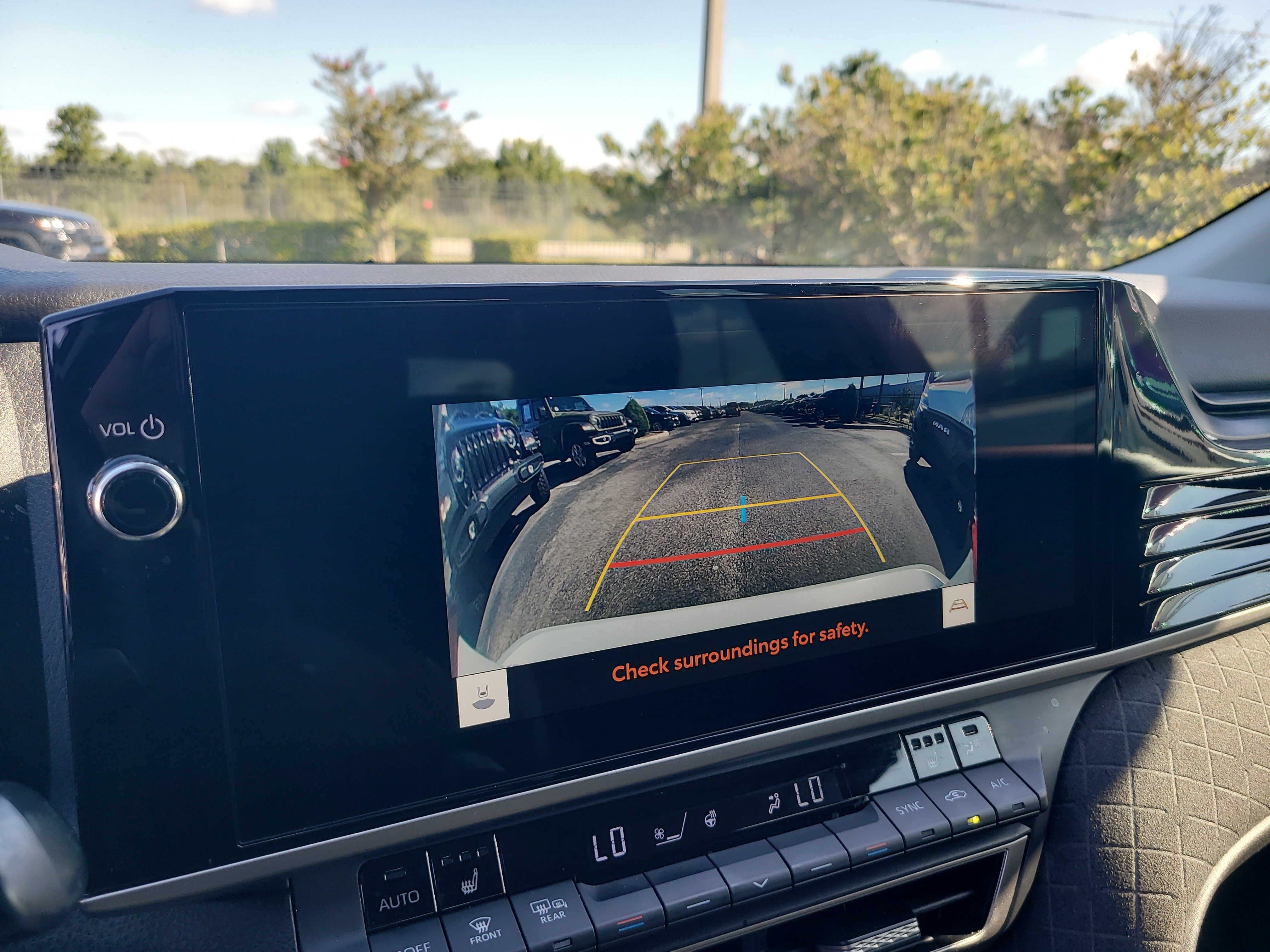 Used 2025 Toyota Camry XLE FWD image 22