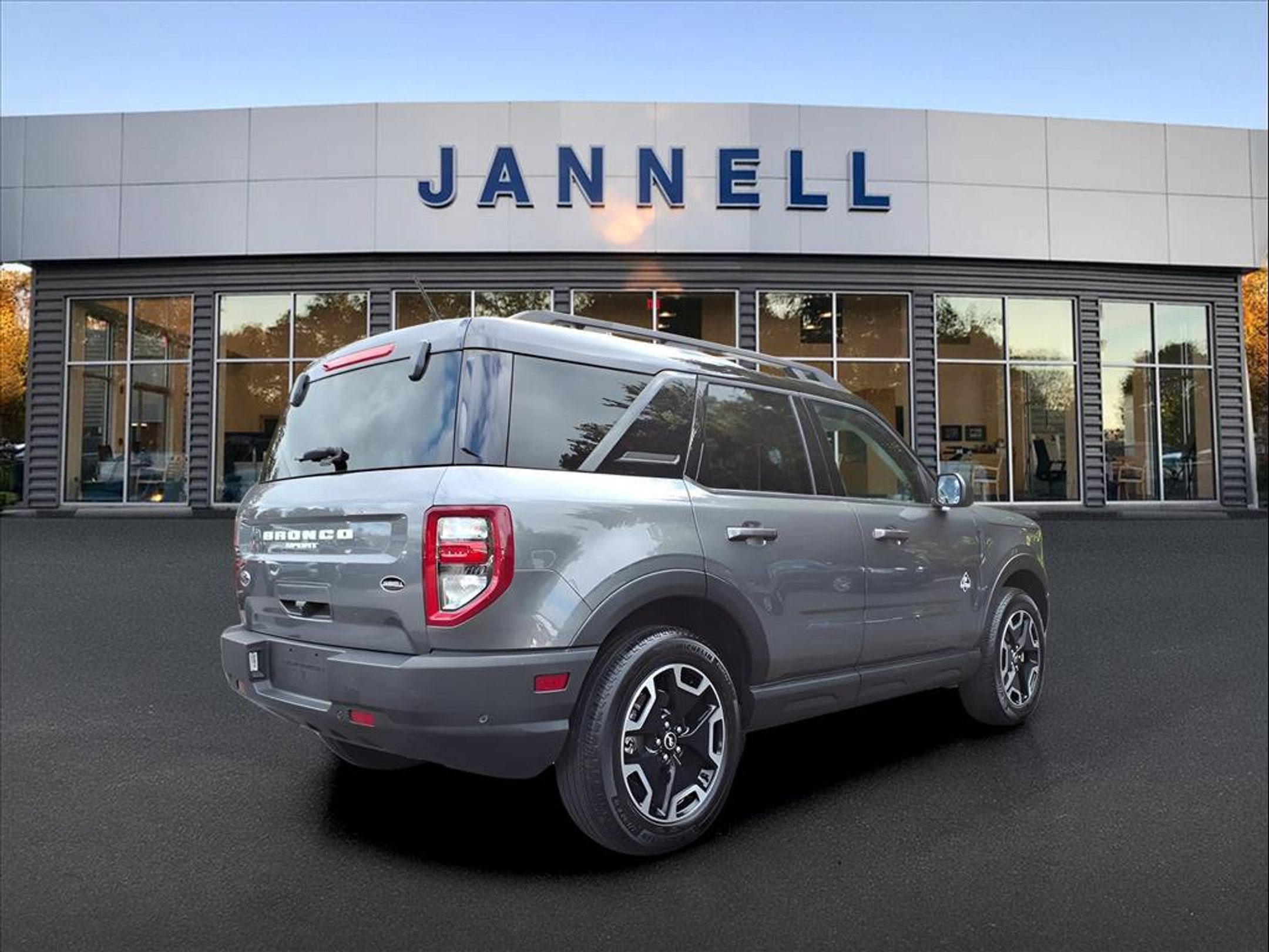 Used 2024 Ford Bronco Sport Outer Banks AWD/4WD image 6