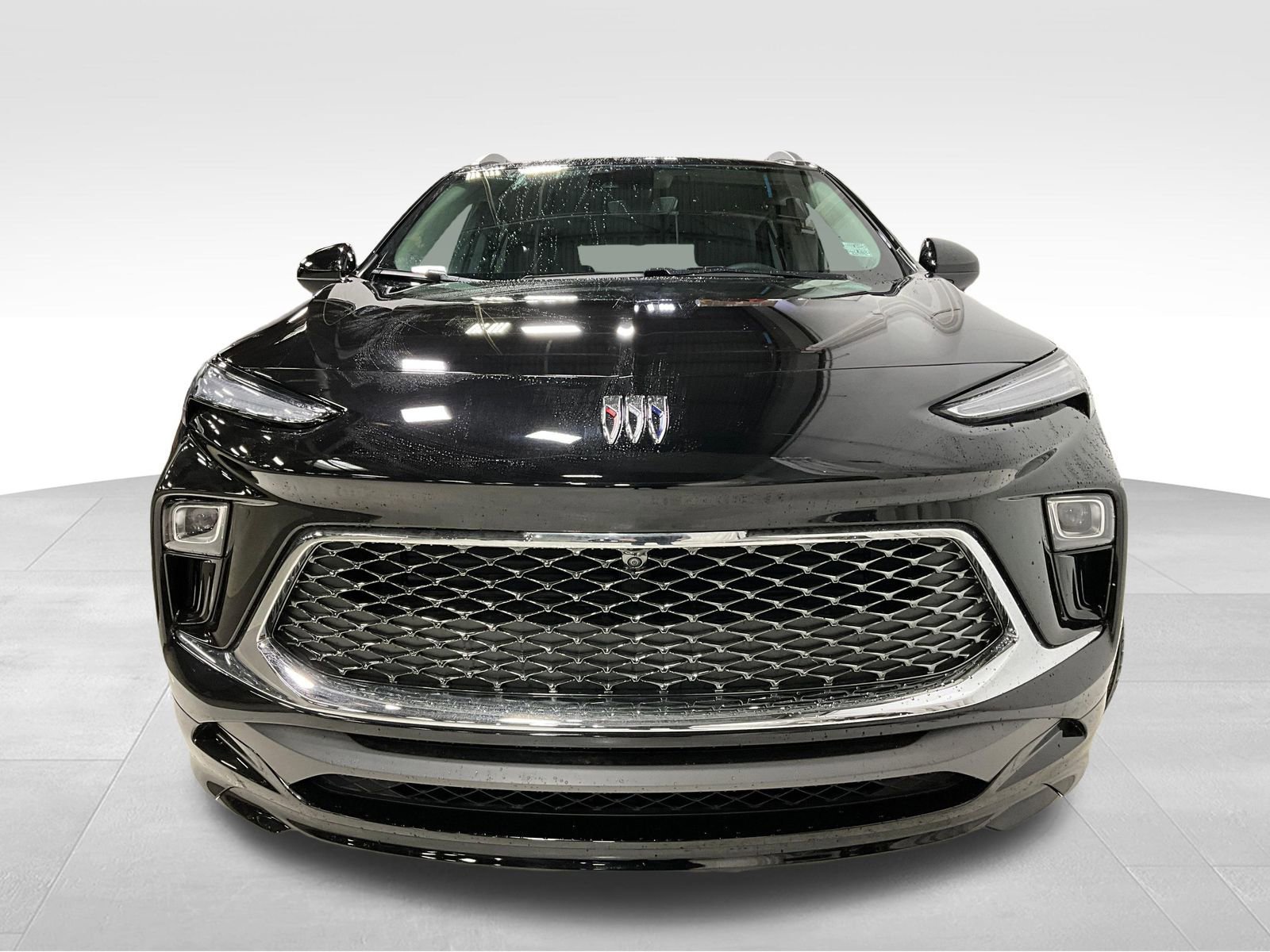 Used 2025 Buick Encore GX Avenir w/ Avenir Technology Package image 2
