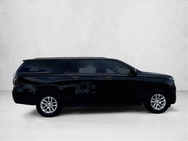 Used 2024 Chevrolet Suburban RST w/ Luxury Package RWD image 4