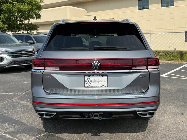 Certified 2024 Volkswagen Atlas SEL Premium R-Line AWD/4WD image 4