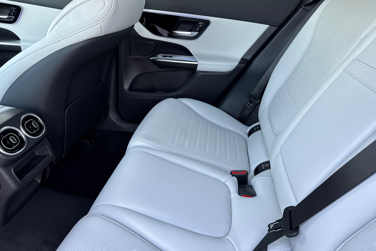 New 2026 Mercedes-Benz GLC 300 4MATIC image 12