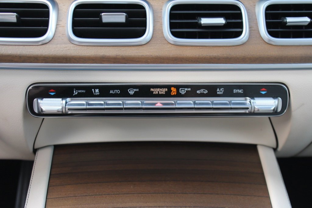 Used 2022 Mercedes-Benz GLE 450 4MATIC w/ AMG Line Exterior image 24