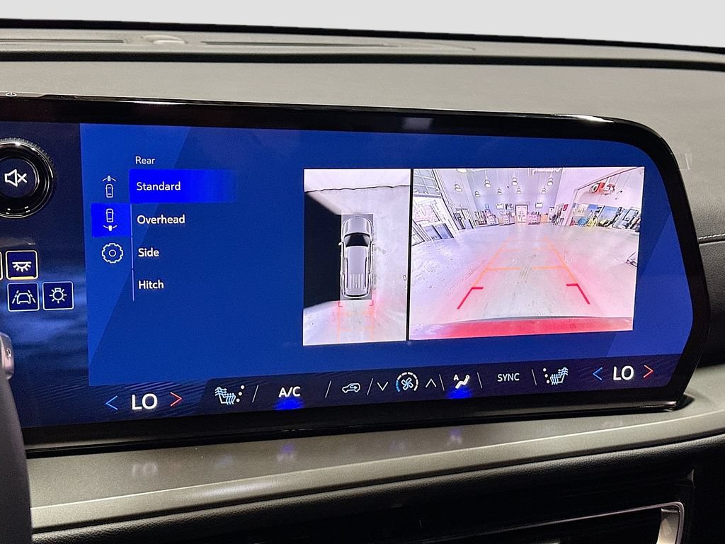 New 2026 Chevrolet Traverse LT w/ Driver Confidence Package FWD image 15