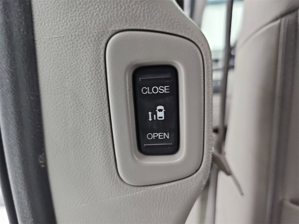 Used 2016 Honda Odyssey EX-L image 27