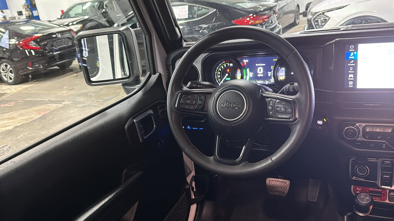 Used 2024 Jeep Wrangler Unlimited AWD/4WD image 25