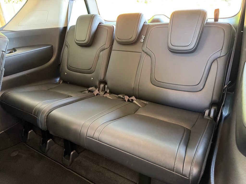 Used 2025 Nissan Armada SV AWD/4WD image 31