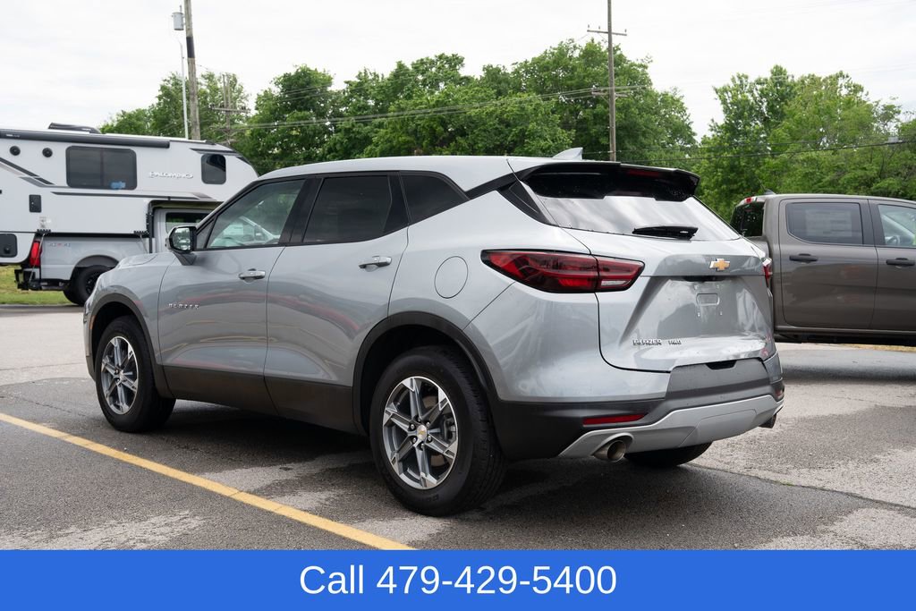 Used 2025 Chevrolet Blazer LT AWD/4WD image 4