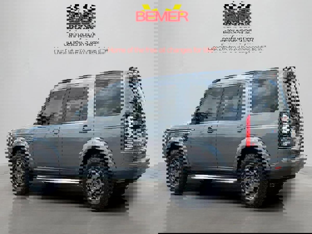 Used 2016 Land Rover LR4 image 3
