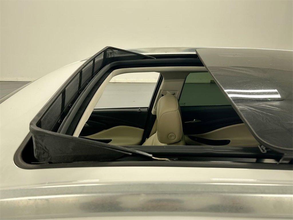 Used 2020 Buick Envision Essence w/ Experience Buick Package image 19