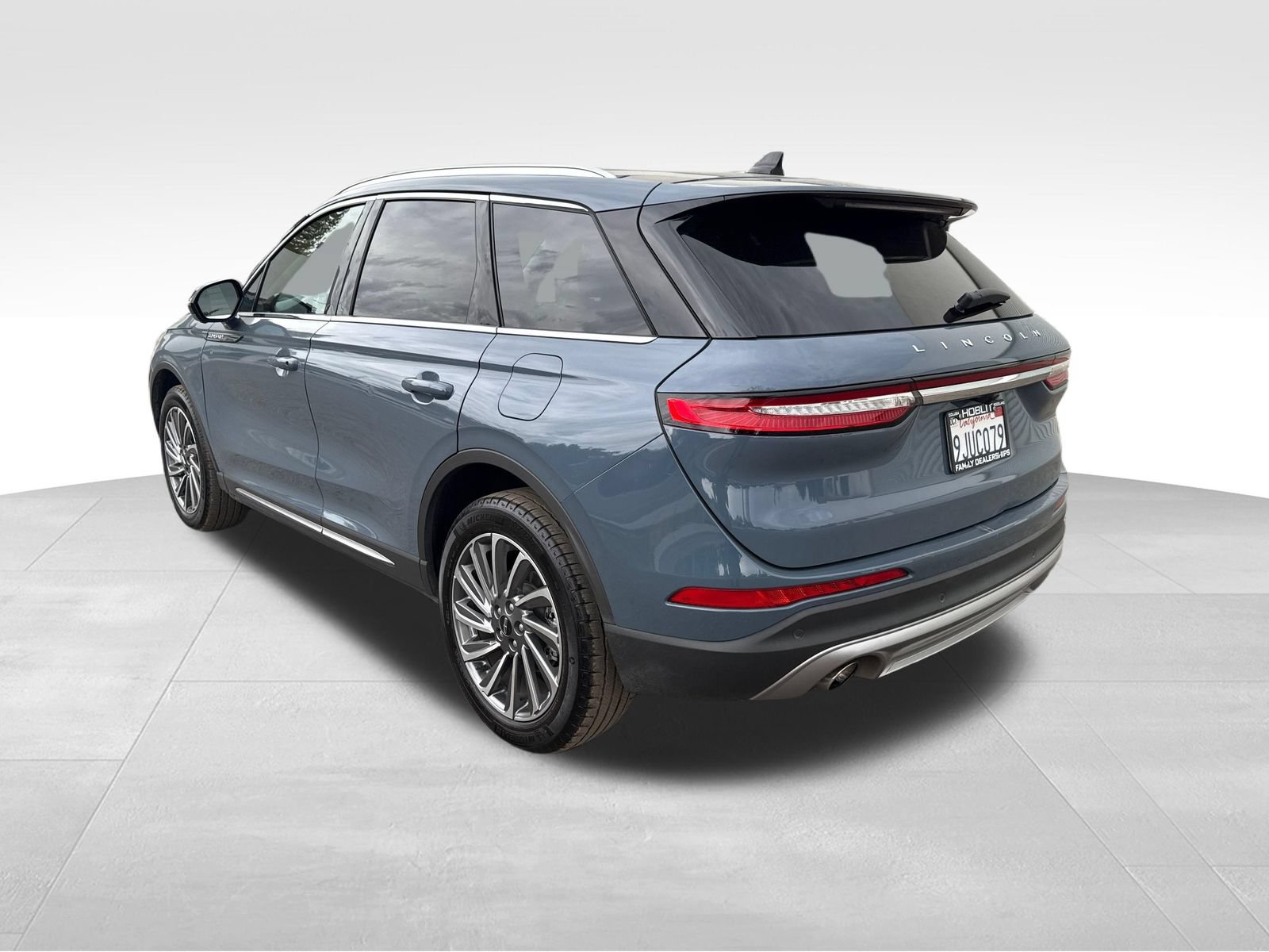 Used 2023 Lincoln Corsair Reserve w/ Equipment Group 201A AWD/4WD image 3