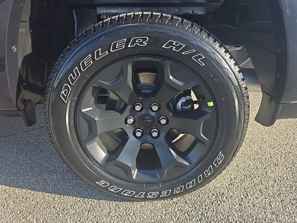 New 2026 RAM 1500 4x4 Crew Cab image 10