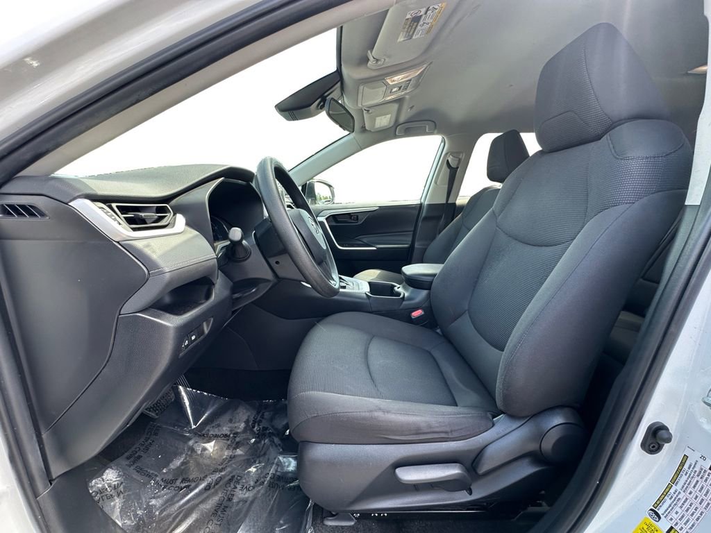 Used 2024 Toyota RAV4 LE AWD/4WD image 9