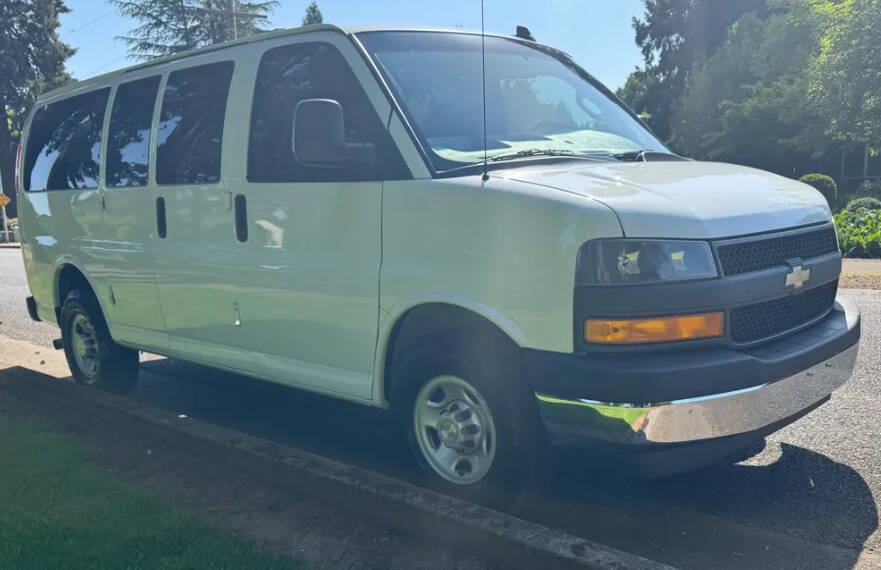 Used 2018 Chevrolet Express 2500 LS w/ Driver Convenience Package RWD image 7