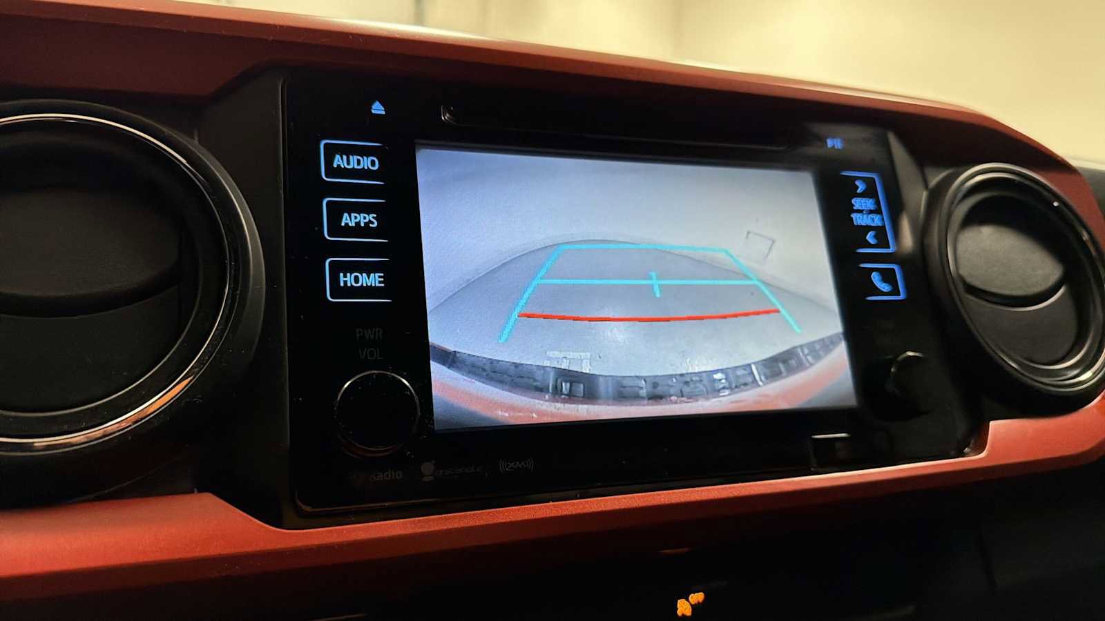 Used 2018 Toyota Tacoma TRD Sport image 19