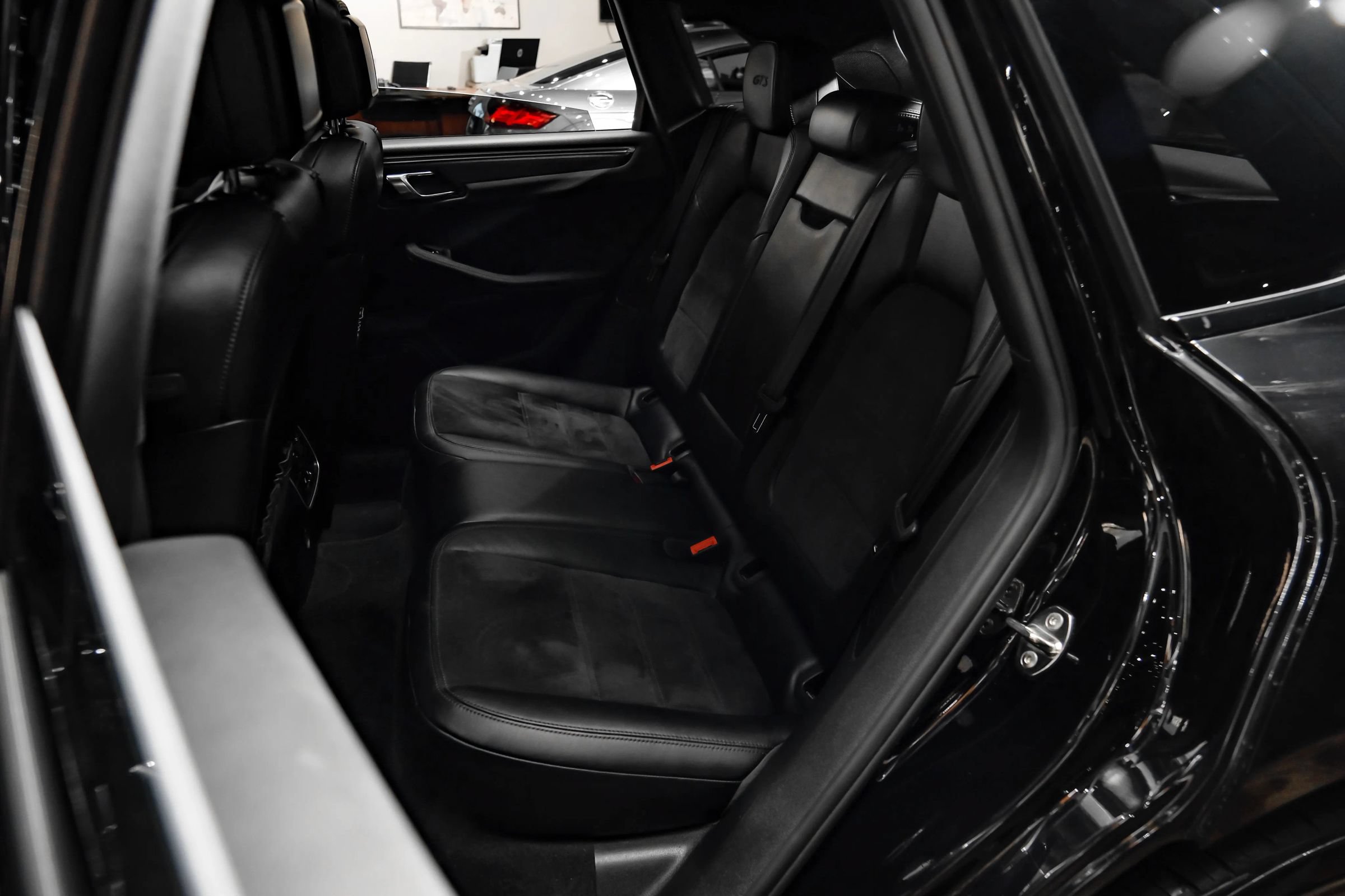 Used 2017 Porsche Macan GTS AWD/4WD image 49