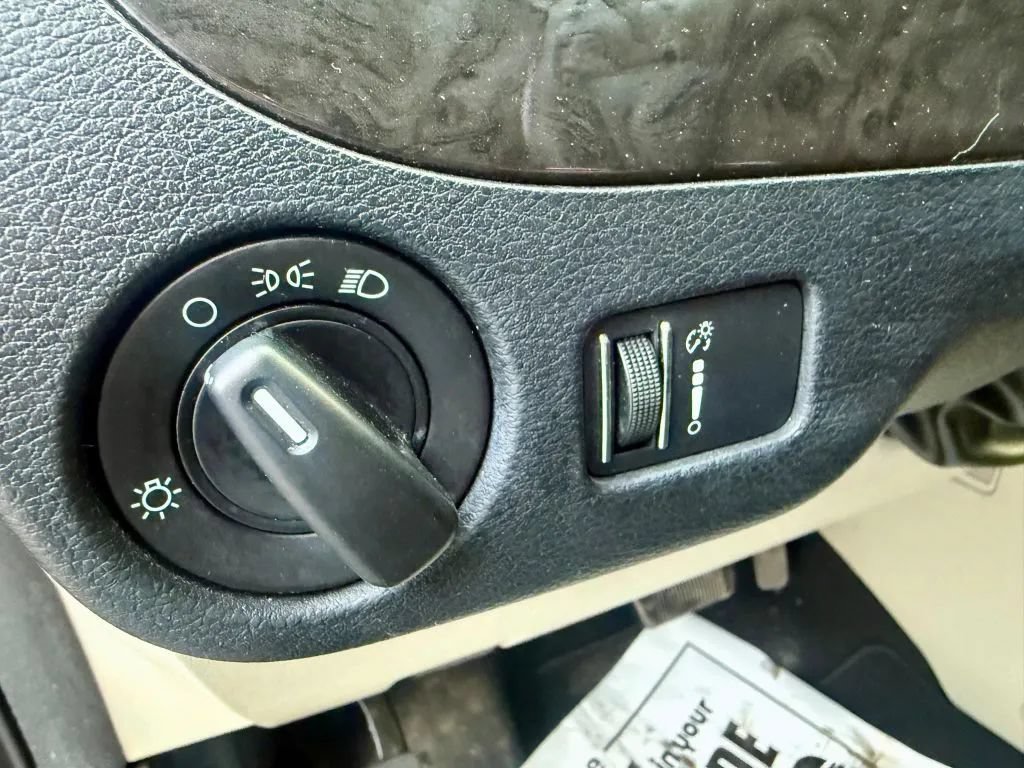 Used 2018 Dodge Grand Caravan SE w/ UConnect Hands-Free Group FWD image 20