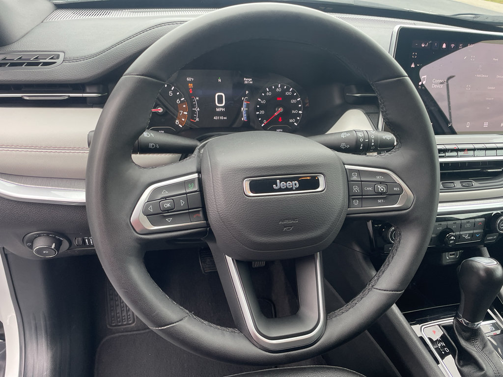 Used 2025 Jeep Compass Limited AWD/4WD image 12