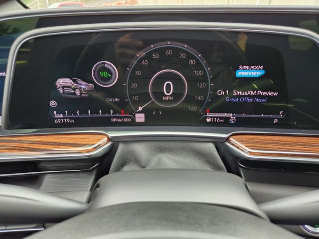 Used 2021 Cadillac Escalade Premium Luxury AWD/4WD image 13