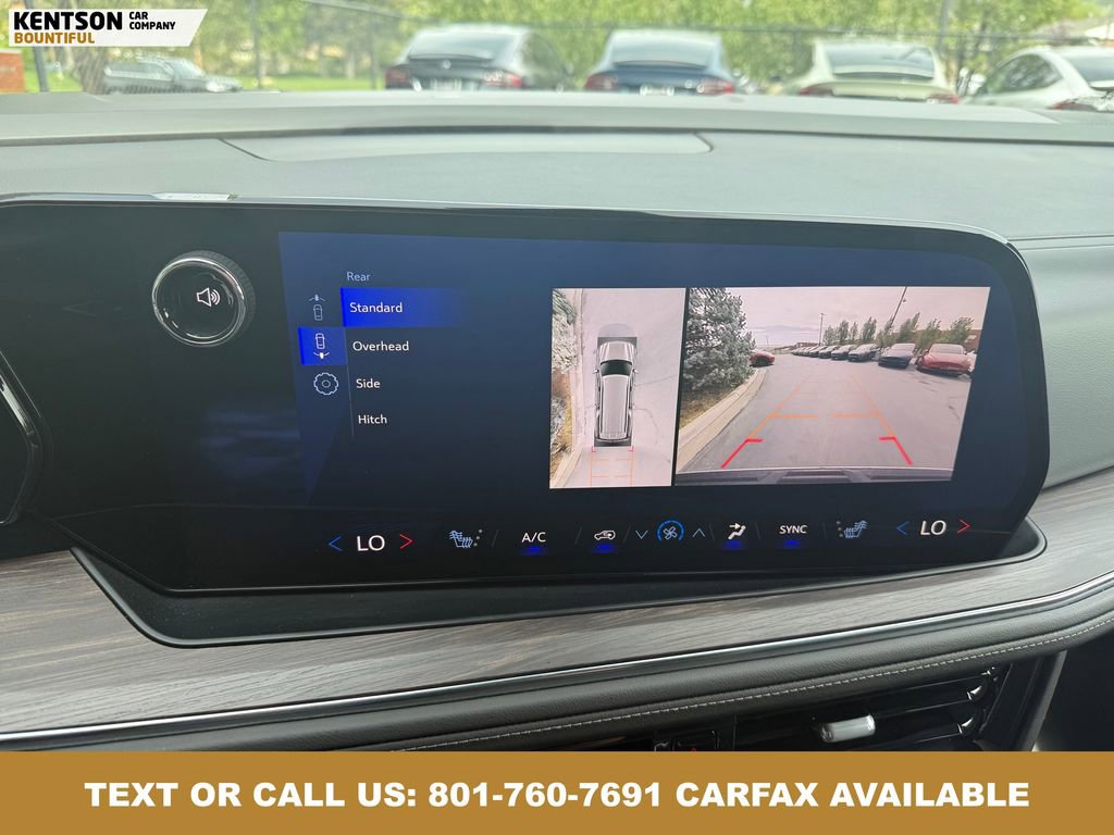 Used 2025 Chevrolet Suburban Z71 image 28