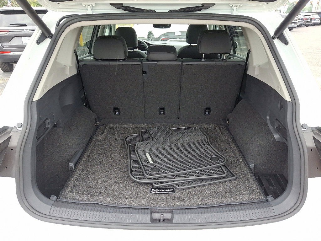 Used 2021 Volkswagen Tiguan SEL image 17