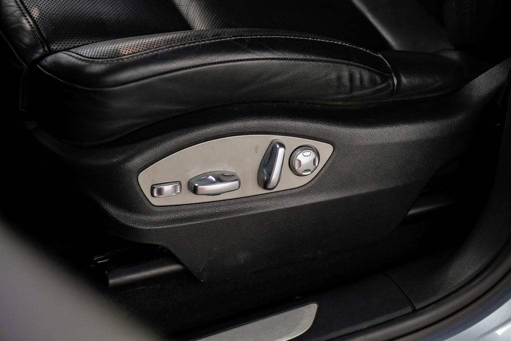 Used 2017 Porsche Macan S image 40